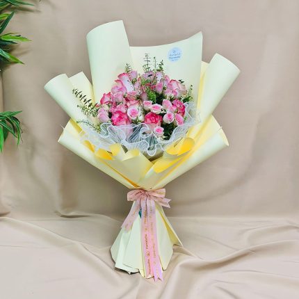 pink flower bouquet buy in qatar