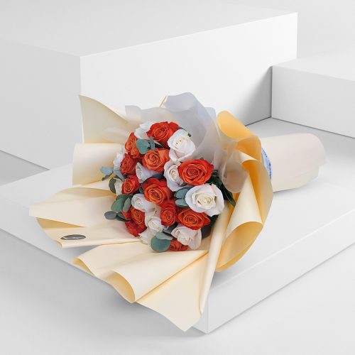 send a mixed orange and white roses bouquet in qatar