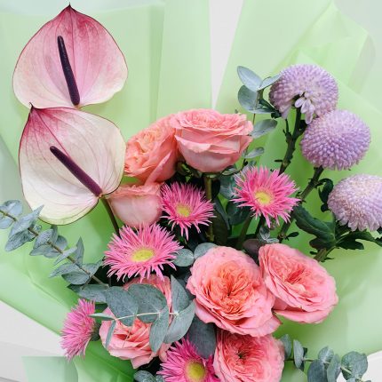 anthurium and garden roses mixed flower bouquet