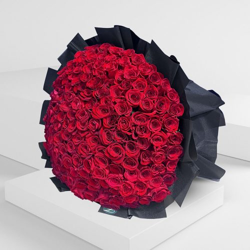 big red roses bouquet for valentines day