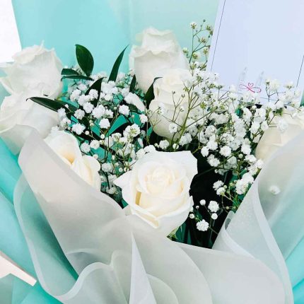 10 White roses simple bouquet for get well soon bouquet price in Qatar