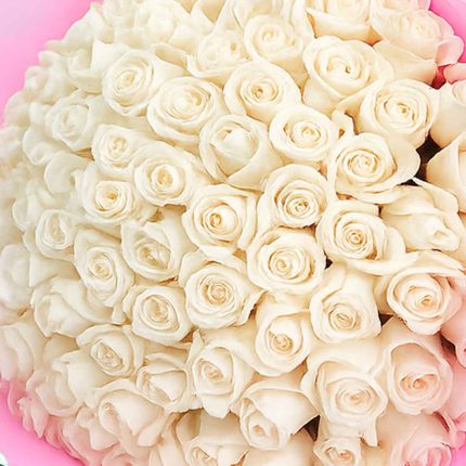 Buy a luxurious 100 Pink Roses Bouquet in Qatar. Handcrafted with fresh premium pink roses for birthdays, anniversaries, weddings, and romantic occasions. Same-day delivery across Doha and Qatar.