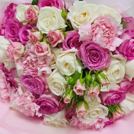 Pink baby roses, pink roses and mixed flowers luxury bouquet for flower delivery in Qatar